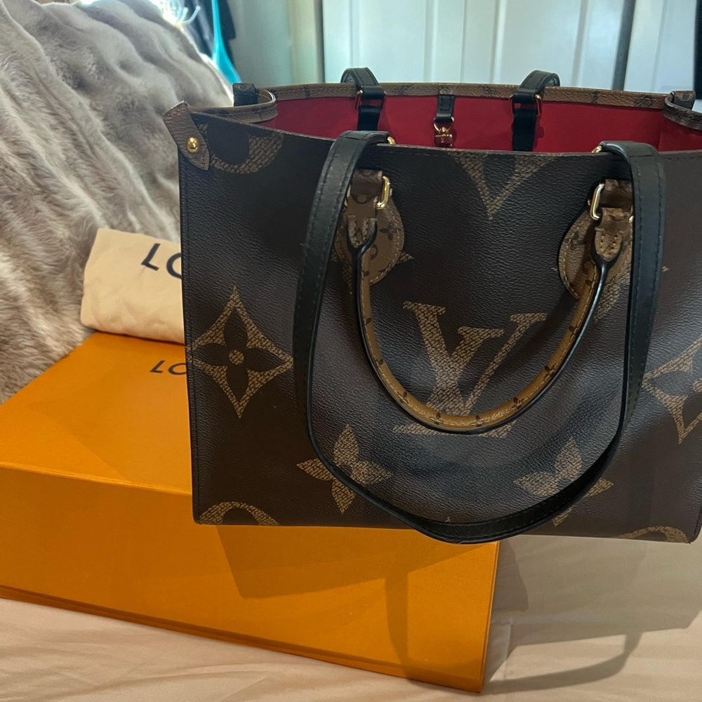 Louis Vuitton Monogram Giant On The Go Tote - Brown and Cream